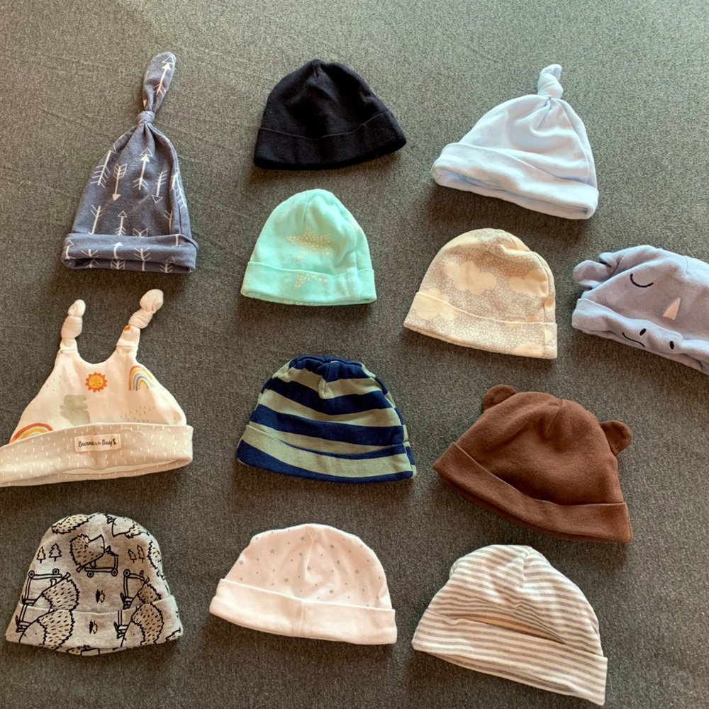 Hats Hats Hats!  0-3 month old baby bundle. Gender neutral lot 🧢🎩👒